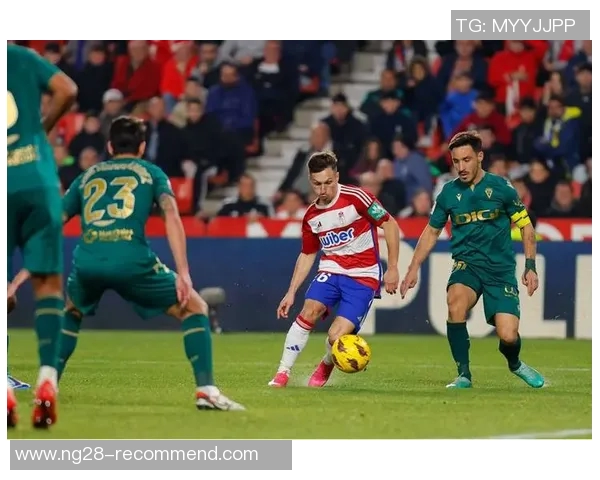 西甲赛场惊现冷门拜仁以3-0战胜切尔西神扑瞬间引发全场沸腾